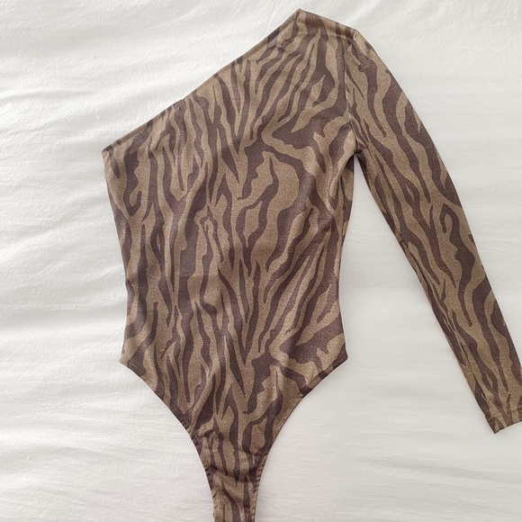 Hansen & Gretel / Revolve Misha One Shoulder Bodysuit in Zebra Print NWT - Picture 9 of 12